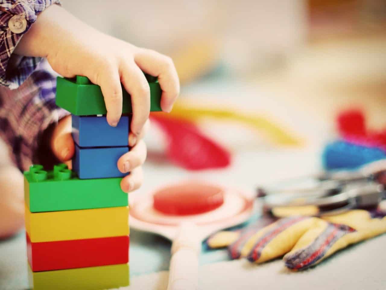 https://pr-helden.de/wp-content/uploads/2020/12/child-1864718_1920-1280x960.jpg