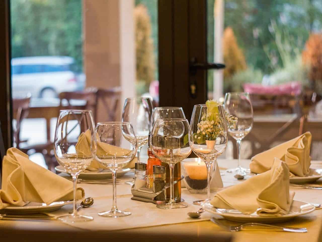 https://pr-helden.de/wp-content/uploads/2020/12/restaurant-449952_1920-1280x960.jpg